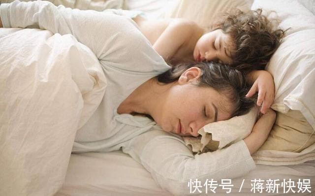 孩子|睡前家长经常对孩子做2件事,孩子记忆力好更聪明,而且情商还高