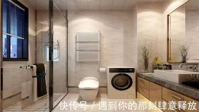 卫生间|卫生间吊顶是PVC还是铝板扣，一般人都选错了，别再选错了！