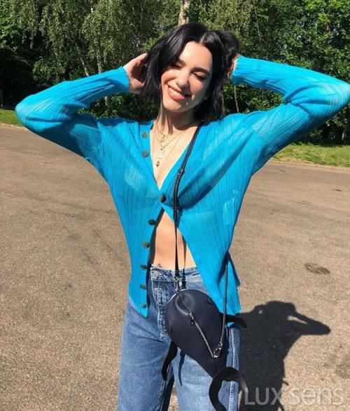 春季怎么穿出好气色？这几个配色请照搬！