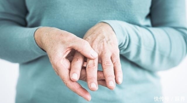  患者|痛风患者有救了，多喝“2种水”，有助平衡尿酸，防痛风