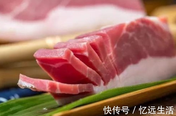 猪肉|冻肉别再用冷水泡,老屠夫教你2个技巧,快速解冻,和鲜肉一样嫩