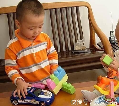 宝宝|妈妈与宝宝干架,互不相让,战况激烈,笑翻网友谁也别惯着谁