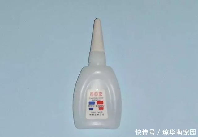 儿子把502胶水滴入眼里,爸爸的紧急处理