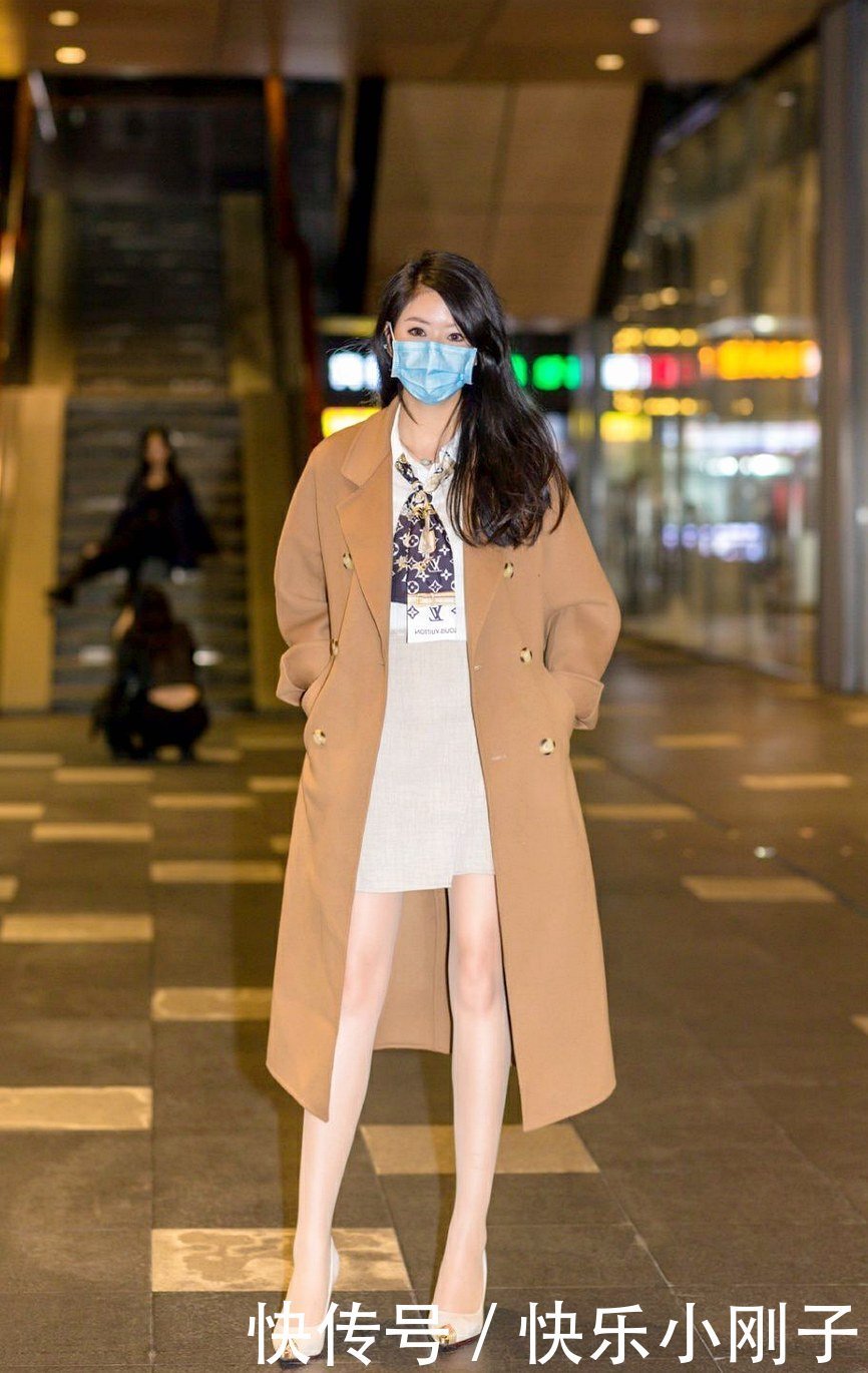 温度和风度一个都不能少，来一件风衣吧，出街外穿满满的高级感