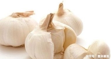 忠告蒜头不能与此物同食,吃了就是没病找病,却很多人不清楚