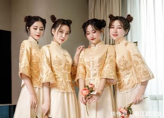 3款伴娘礼服,你会选择哪款参加闺蜜婚礼?测你的另一半长什么样