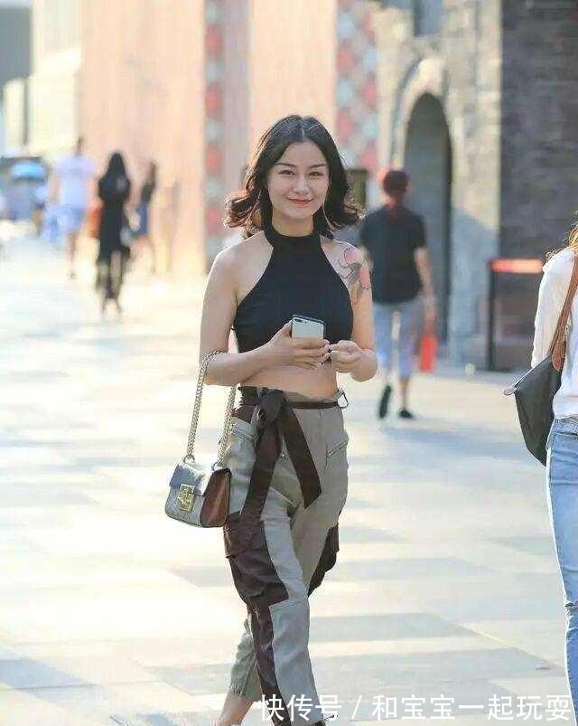 性感 凹凸紧致的牛仔裤美女,简约中透着个性感,精致典雅!