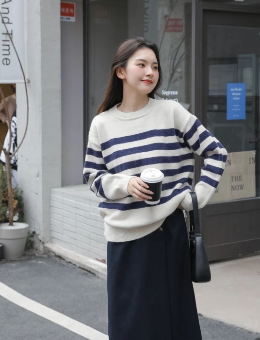 黑白色|降温后不要乱穿毛衣,学会这几款“一衣多穿”,回头率百分之两百