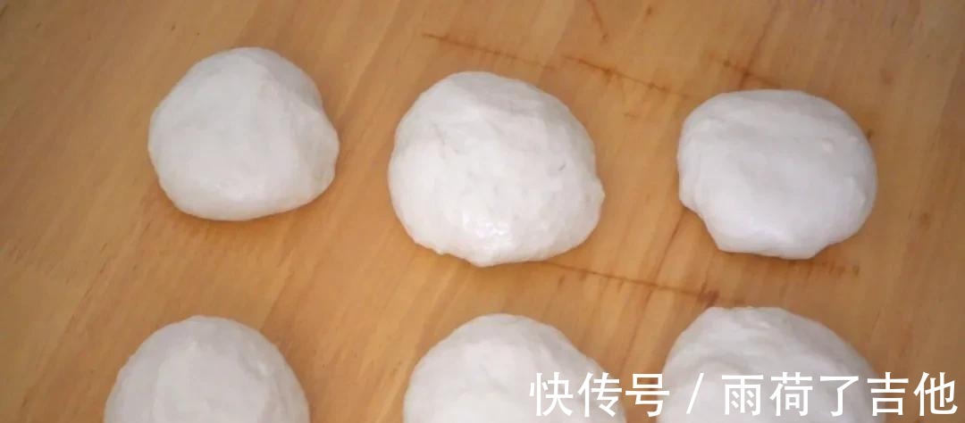 4种材料，不发酵，不用烤箱，自制起酥煎饼，香喷喷的面食！