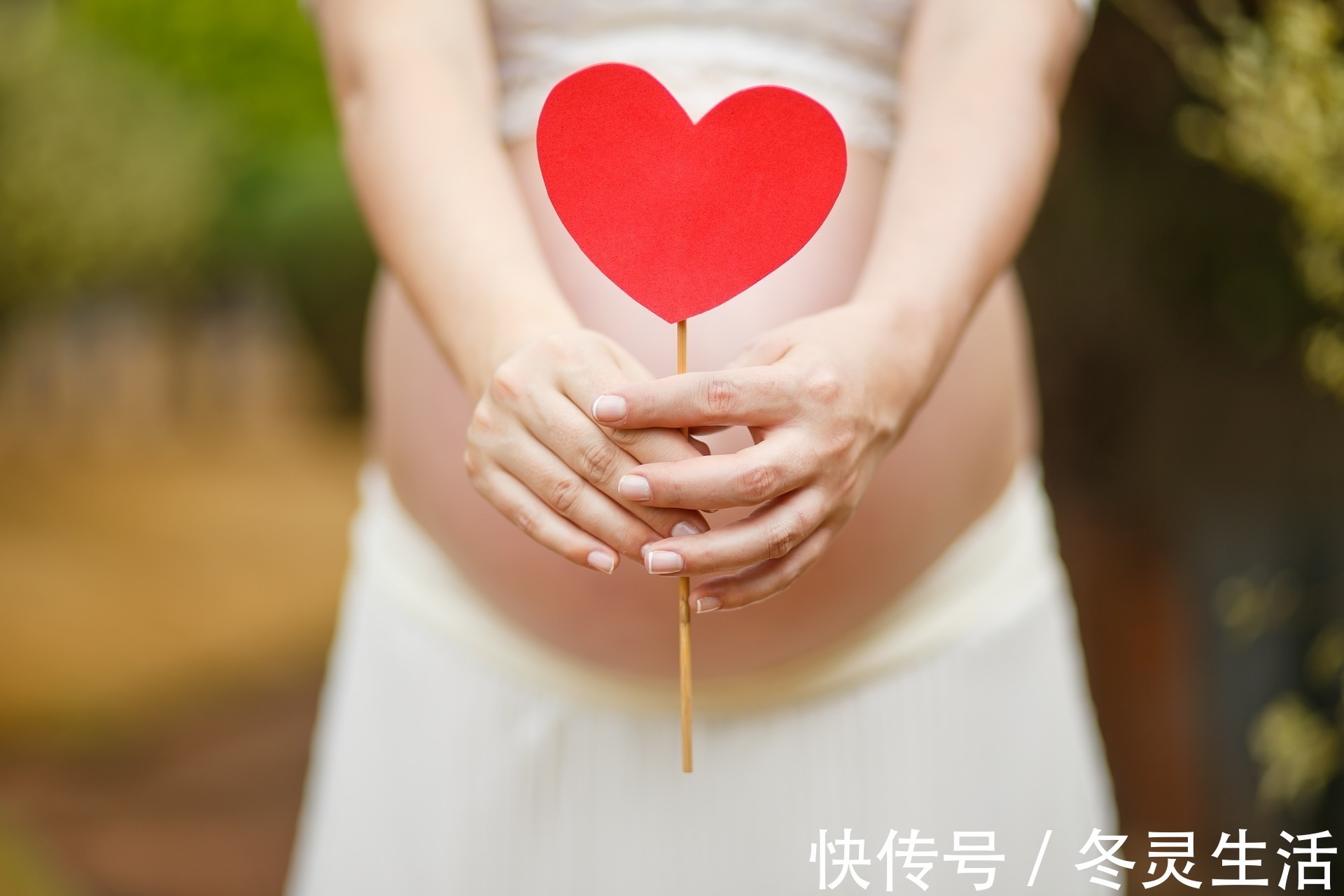 肚子|胎宝在妈妈肚子里都会做啥胎儿“每日工作安排”,笑哭多少孕妈