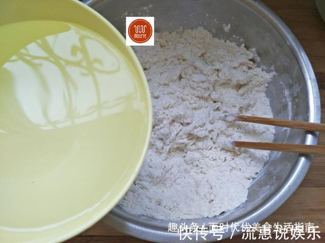 发面烙饼,我有妙招,既省油又暄软,外酥里嫩凉了不会硬!