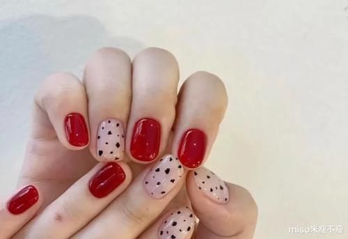 极简的高级美甲，简约不简单，可爱俏皮！