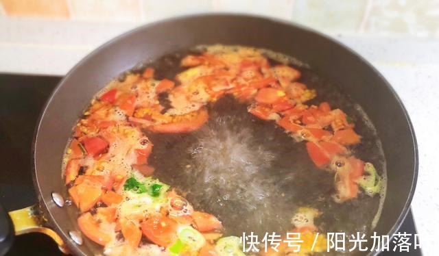 包子|家有孩子，早餐别再吃包子饼粥了，用面粉这样做，3分钟解决1大碗！