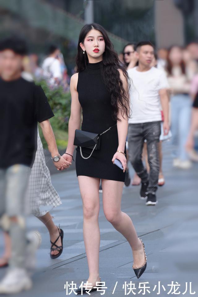 曲线|时尚百搭的针织连衣裙,从而凸显曼妙婀娜曲线,彰显妩媚女人味