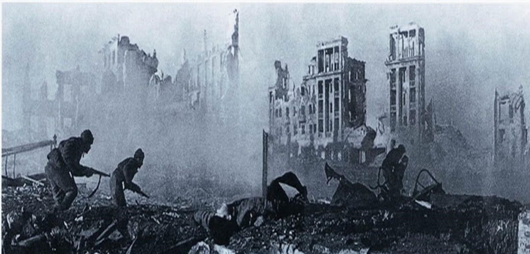 堪称|斯大林下令死守,损失70万苏军,堪称二战东线战场最惨烈一役