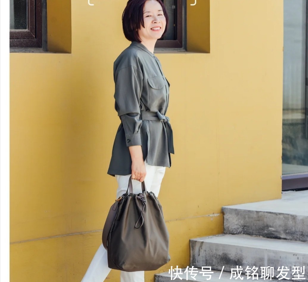 穿搭|50岁女人拒绝“妈妈装”，学学这几位博主的穿搭，文艺优雅显年轻