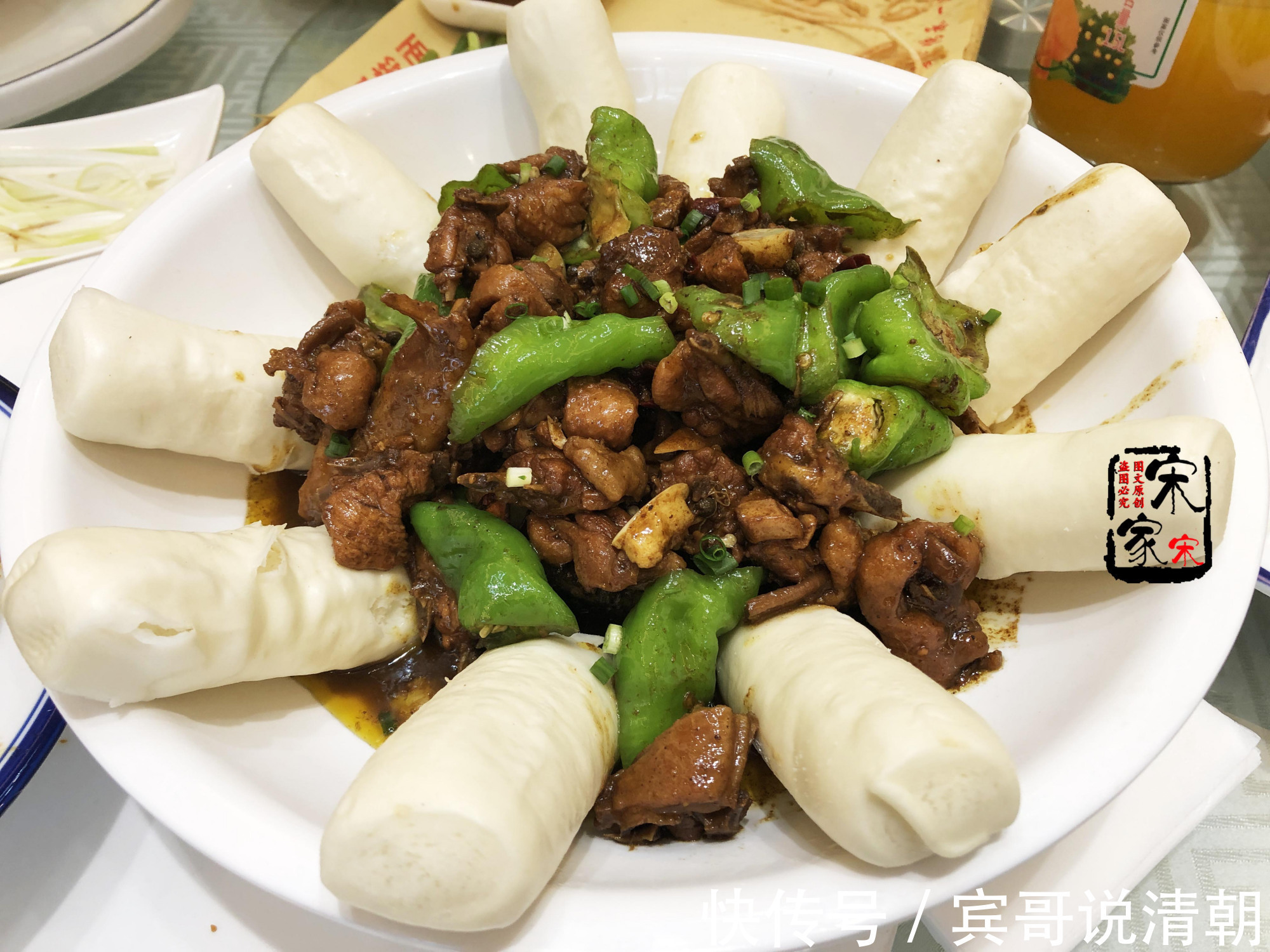 孩子3周岁宴席，880元标准上了27道菜，客人吃完说贵了！