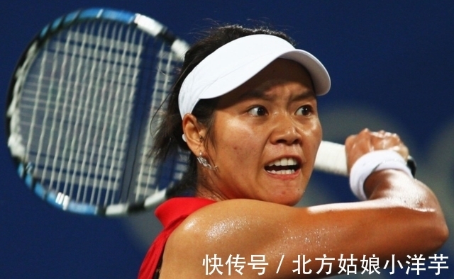 范志毅|身价4亿!40岁李娜罕现身,模样大变似整容,火红嘴唇完全认不出