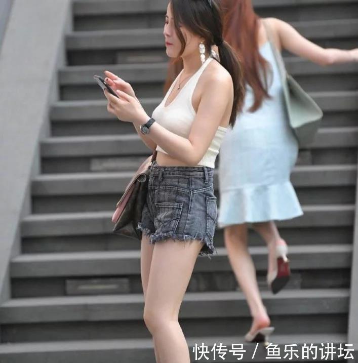 娃娃领 几条好的牛仔短裤搭配方案简单易用,效果真的很重要