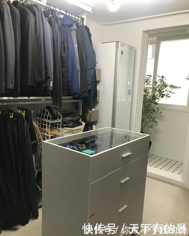 实木|夫妻改造56㎡老破小，变身简约舒适的小婚房，小餐厅设计真机智！