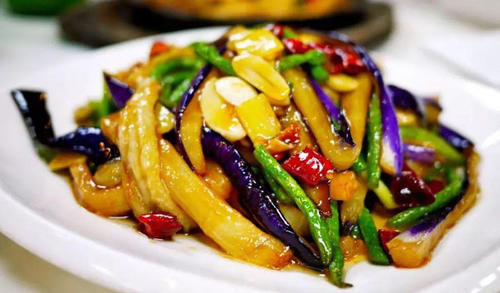  这12种烹饪技巧掌握了，你也可以给家人做一桌子美味家常菜