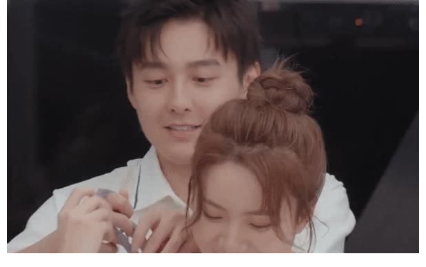 马董|《心动4》洪成成去剪发,意外暴露真实牙形,难怪被马子佳拒绝