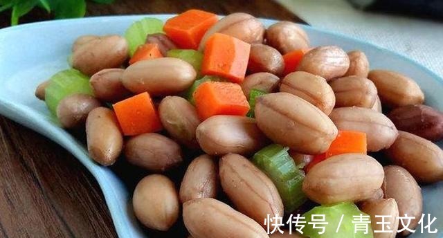 营养|人到中年,要坚持吃四种食物,补充营养、延缓衰老