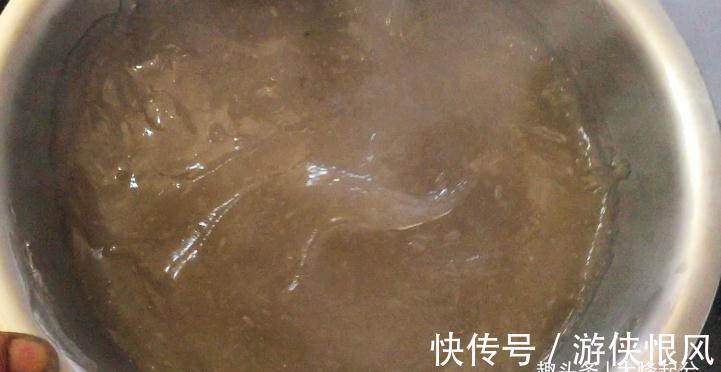 童年记忆|爷爷老配方做凉粉，一次做3盆，爽滑筋道，越吃越想吃，给肉不换