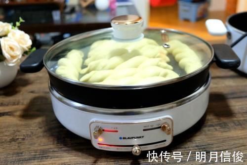 玉米面做面食不用蒸,松软细腻底部焦脆,比蒸的香,全家都爱吃