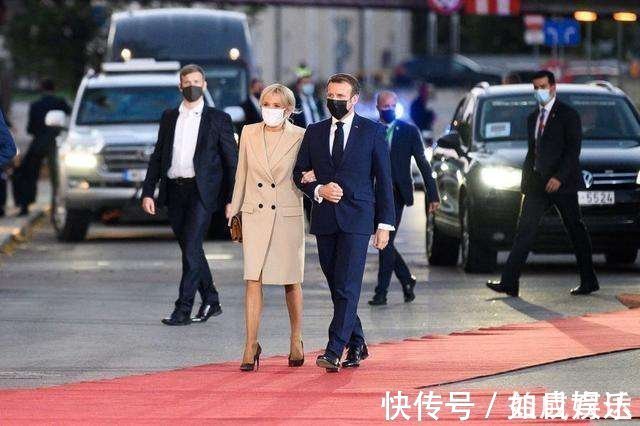 盘发 法国夫人终于换发型,穿大衣扎个啾啾好显年轻,连气质都提升不少