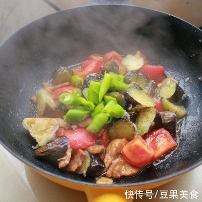 西红柿炒茄子|因为这道西红柿炒茄子，从此爱上了做饭