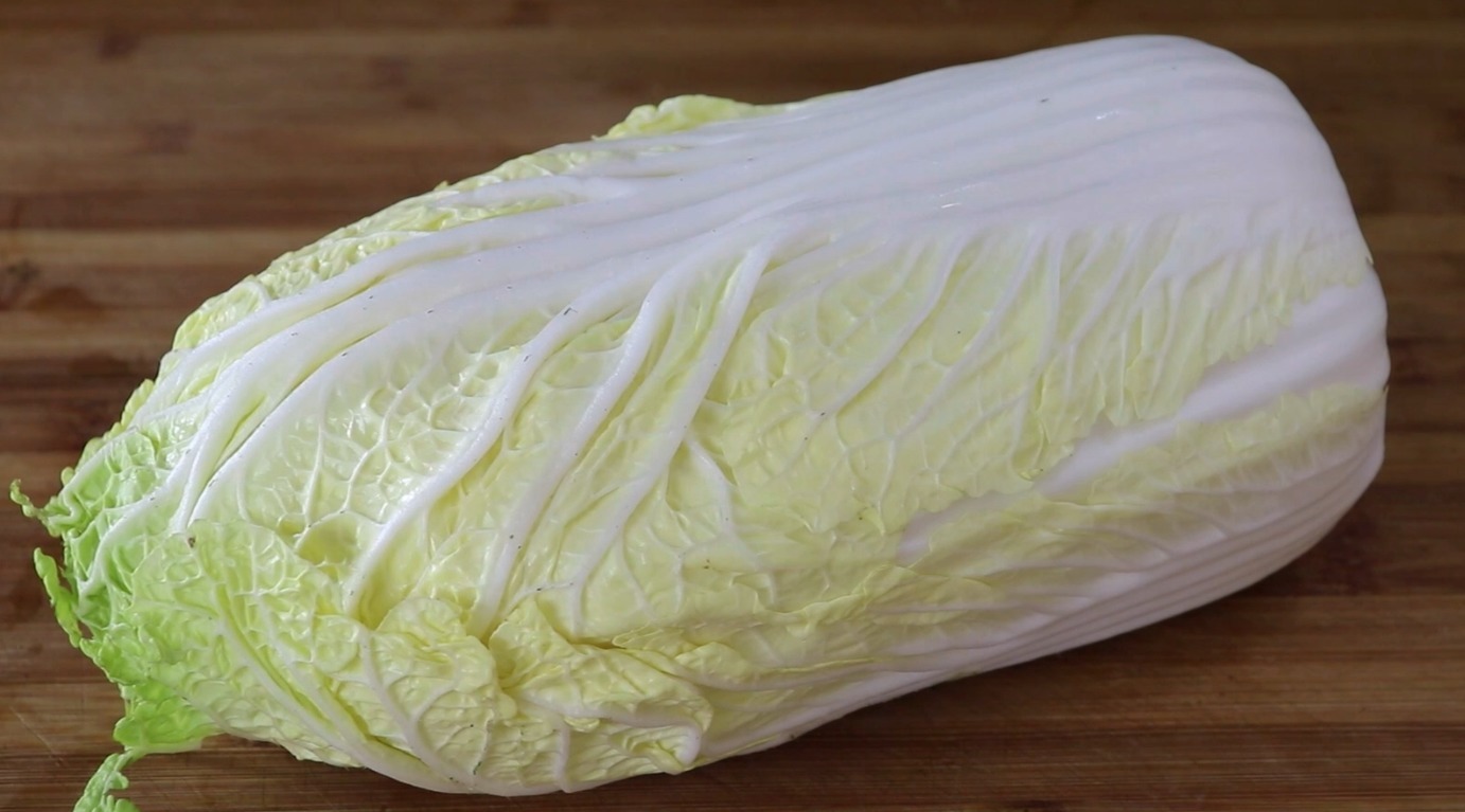 白菜怎么炒好吃,简单家常的做法,我家一周吃6次,上桌就光盘