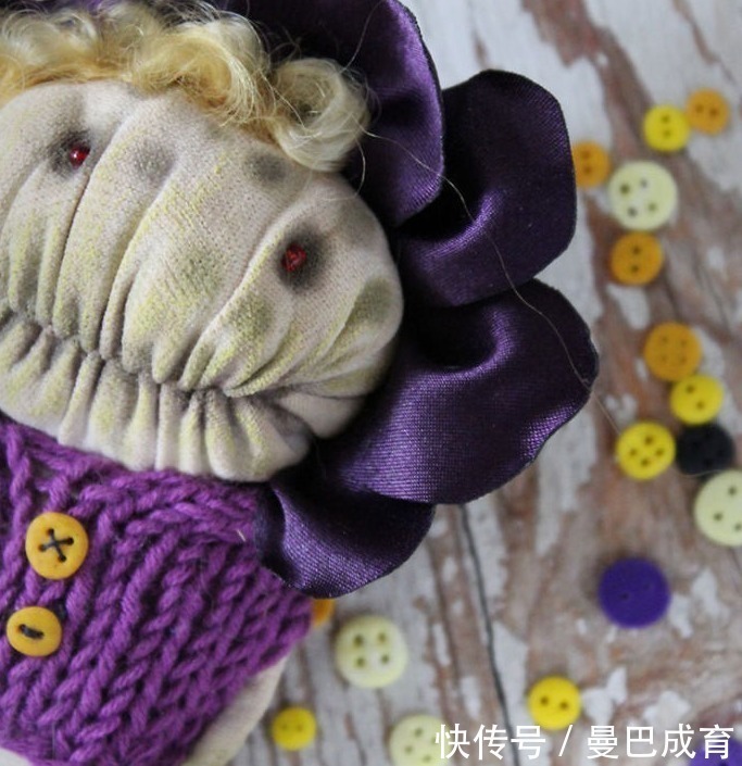 美女&俄罗斯美女手工艺术家和她独特的玩偶们!