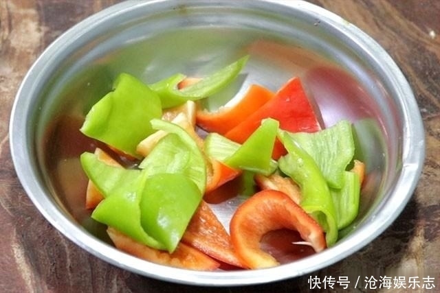 贴秋膘|秋天，遇到这种碱性蔬菜千万别手软，2块钱炒一盘，一周要吃两次