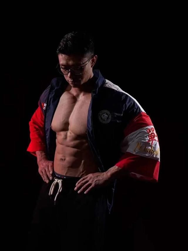 「冠军同款战袍」身披战袍者,无惧风霜,勇攀高峰