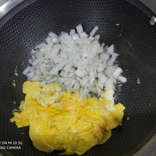 菠菜鸡蛋，是一款清爽的菜，不油腻