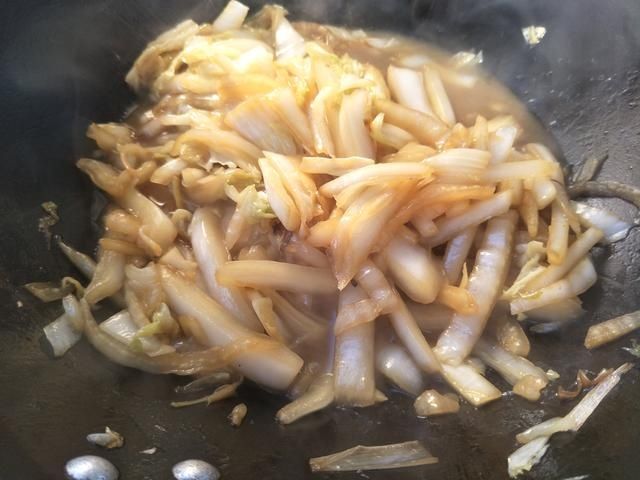 白糖|炒醋溜白菜时,记住“3种调料”顺序,白菜清脆爽口,提味好吃