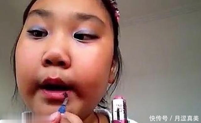 化妆品|3岁“超成熟女孩”偷偷化妆,妆后妈妈被狠狠惊艳,简直判若两人