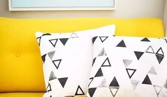 旧衣服千万别扔,聪明女人用它套被子,既省空间又省事!