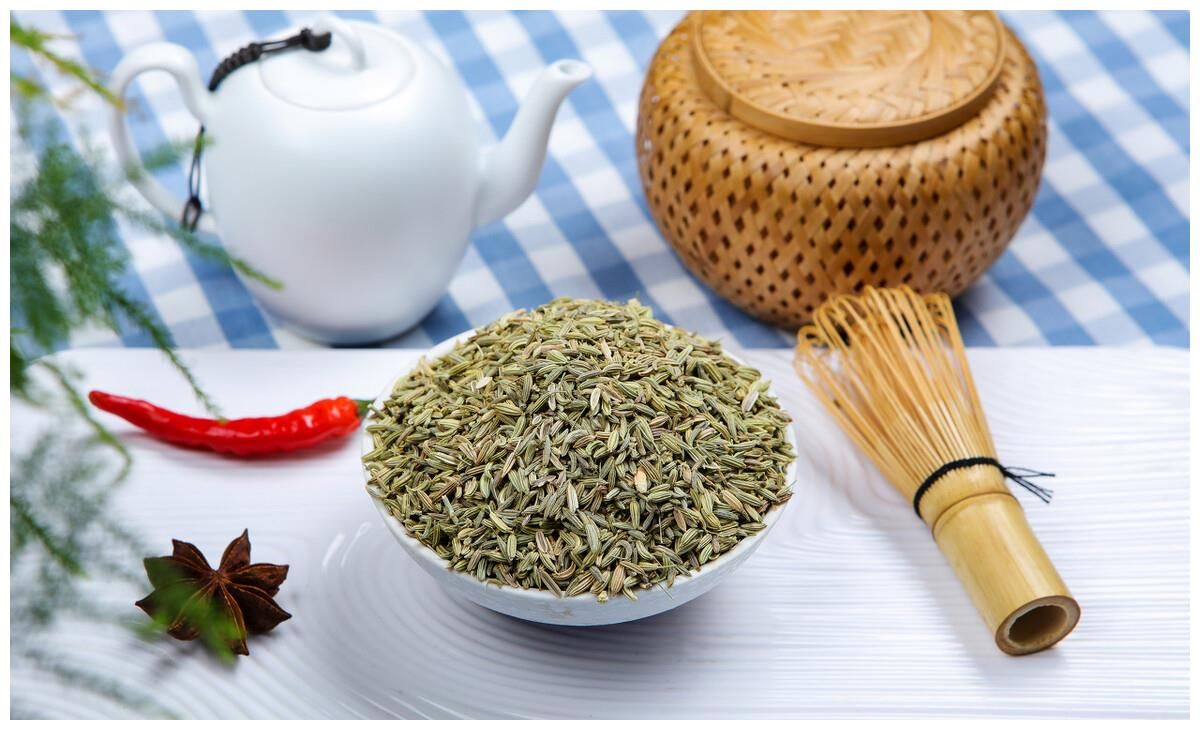 年龄越大骨流失越快，医生忠告：不想骨质疏松，“3绿”尽量少吃