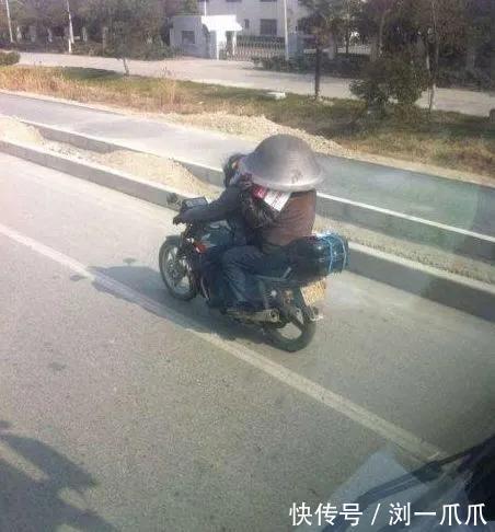 |搞笑GIF:我最喜欢的女神,但这个走路姿势有点汉子