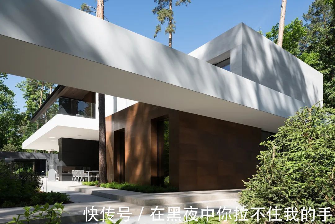 罗马柱|国外的别墅那么美,为什么农村人有地都不愿意建