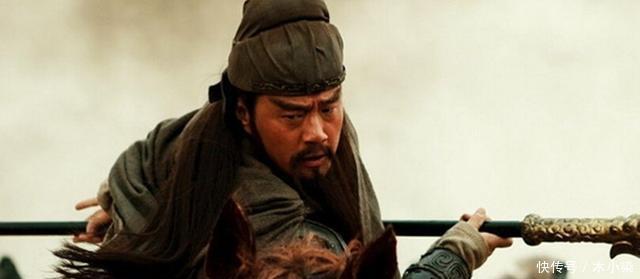 关羽|关羽为何在华容道不杀曹操一是因为不能杀，一是因为不敢杀！