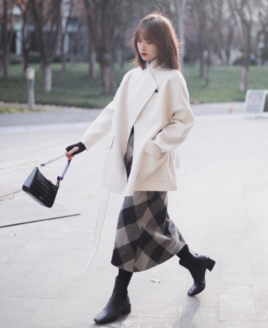 博主|冬天不穿“格纹裙”就out了!看潮人这样搭,回头率超高