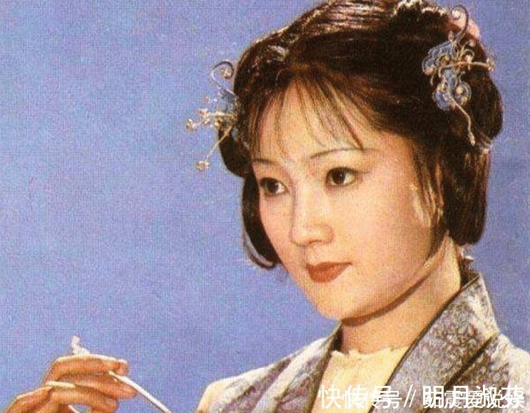 王熙凤@一见宝玉误终身，红楼梦里的这两姐妹，道尽丫鬟凄苦一生