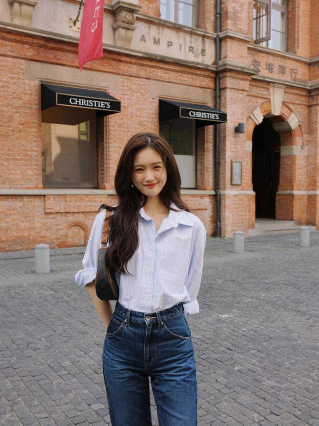 减龄|3、40岁这样穿“贼”好看,针织开衫搭配牛仔阔腿裤,清爽又减龄