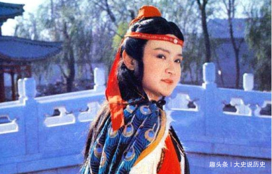 贾宝玉$《红楼梦》她看似很疼自己孩子，实际跟儿子没丝毫感情，悲哀！