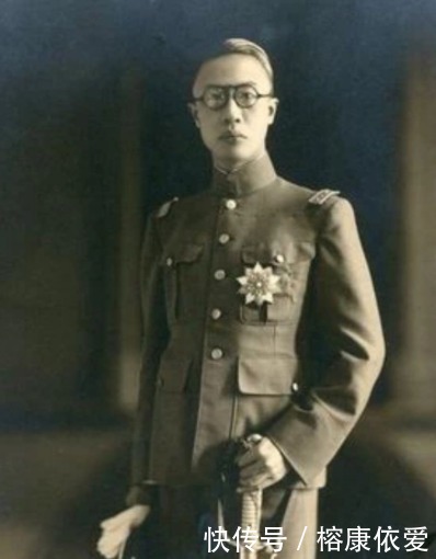 吃饭|溥仪和天皇一起吃饭,一个不经意的动作,显示其修养!