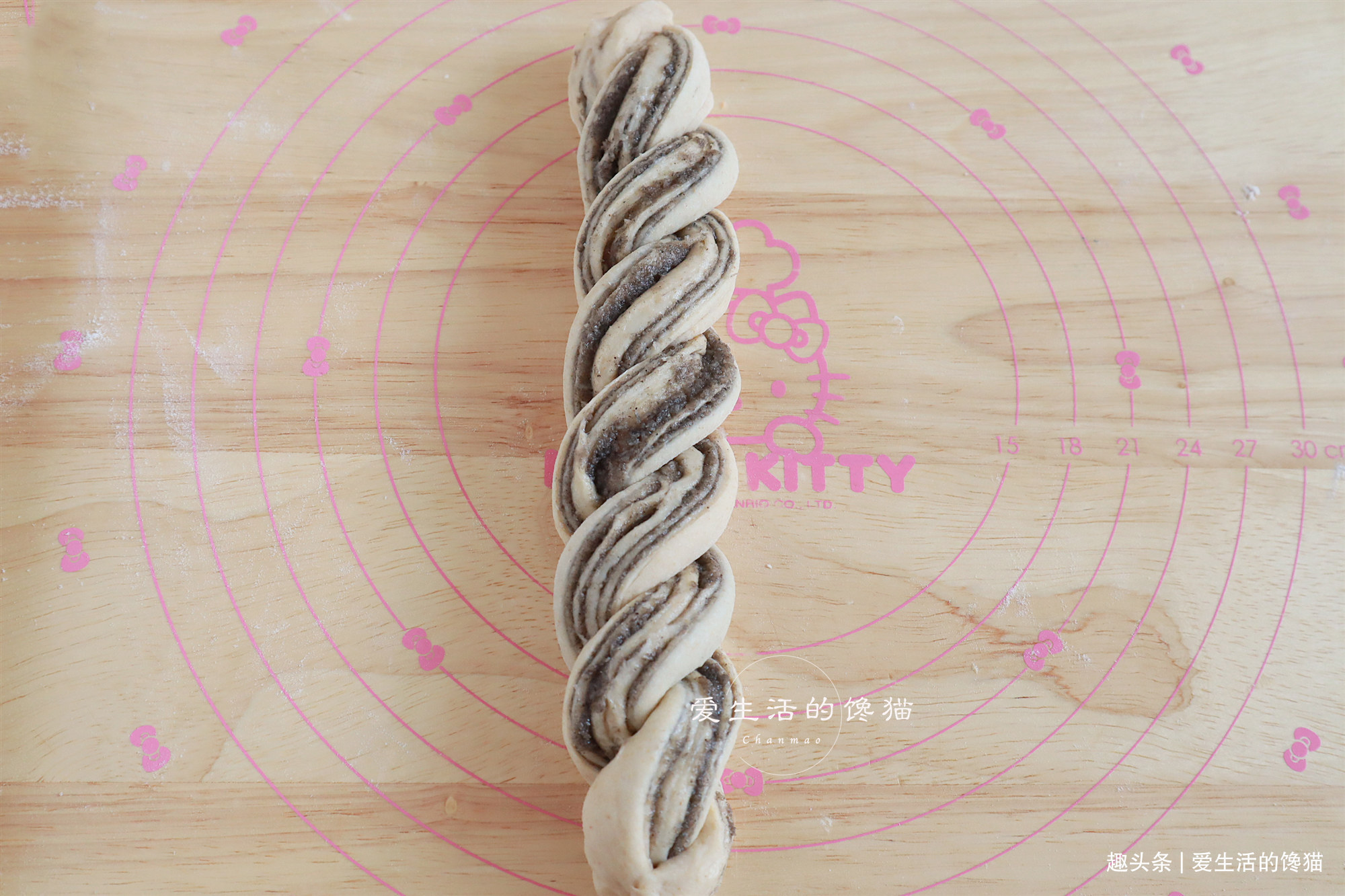 芝麻酱面包卷，柔软拉丝，超好吃，做法简单，小白也一次成功