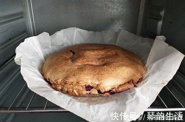 冬天,宁可不吃肉也要吃它,蒸一蒸再烤成夹心饼,比面包简单好吃